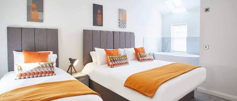 House | 5 bedrooms, Internet