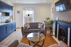 Leilighet | 2 soverom, skrivebord, lydisolert og internett