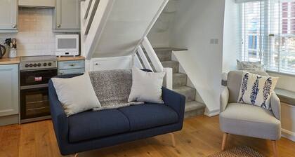 Host Stay Amber Cottage