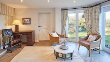 House, Accessible | 2 bedrooms, desk, Internet