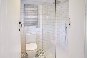 House, Accessible | 2 bedrooms, desk, Internet