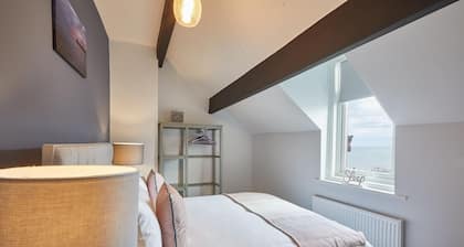 Host Stay Emerald Hideaway