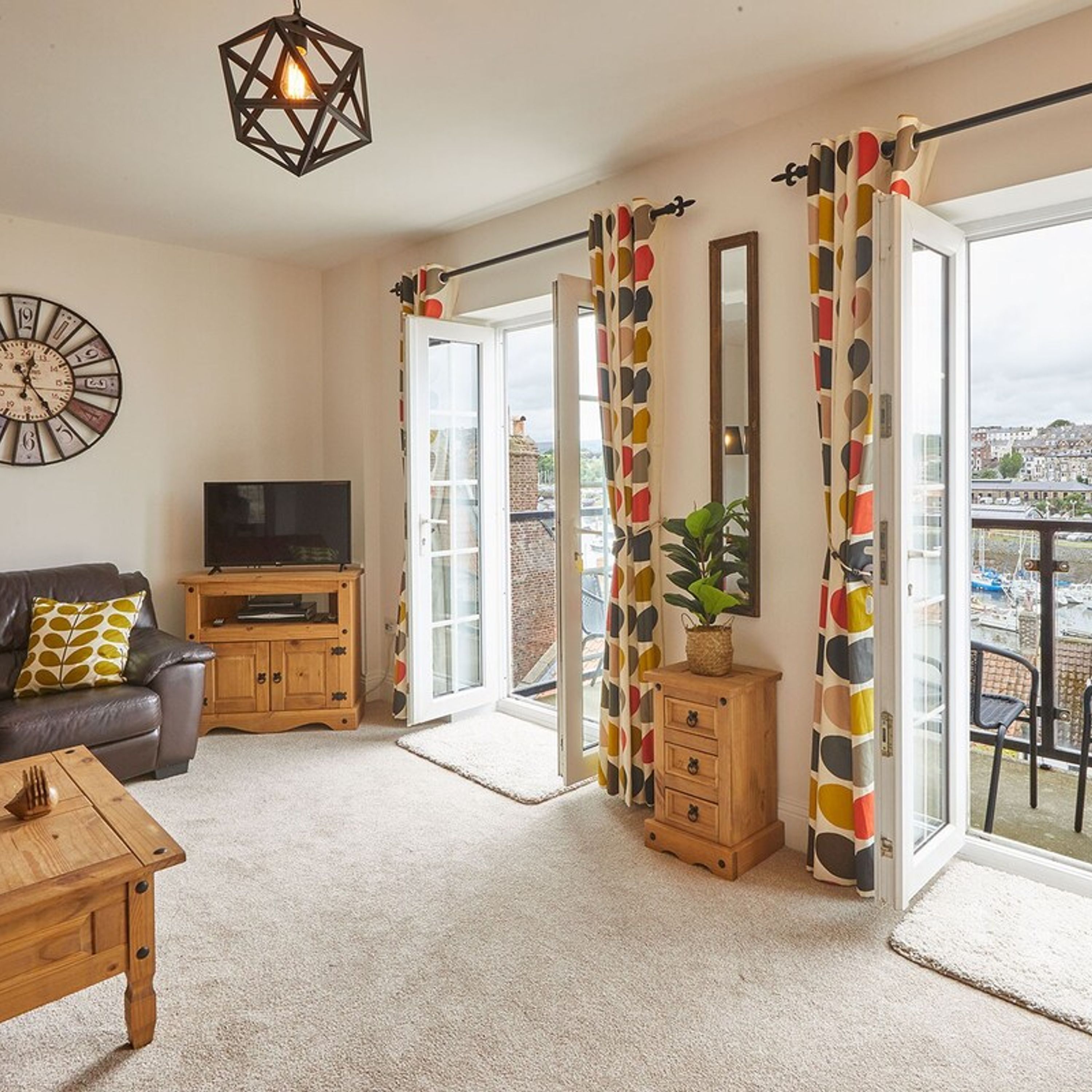 Rumah | 4 kamar tidur dan internet