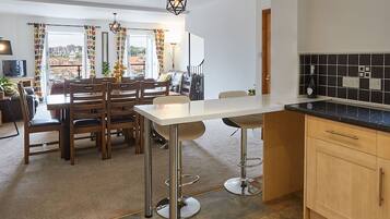 Hus | 4 soverom og internett