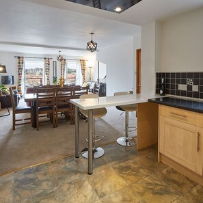 House | 4 bedrooms, Internet - Host Stay Harbour View House (Whitby)