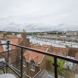 House | 4 bedrooms, Internet - Host Stay Harbour View House (Whitby)