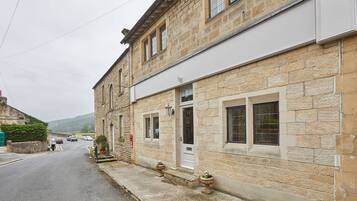 Rumah | 4 kamar tidur