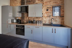 Apartment | Private kitchen - Host Stay Skipper s Rest North Marine House (Scarborough)