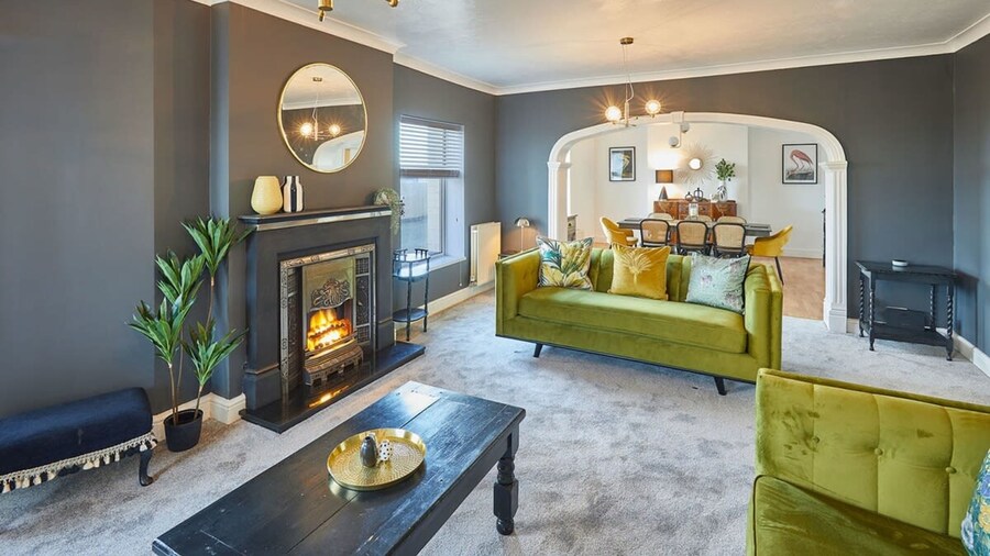 Host Stay Regency Mansions Apartment