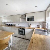 独立别墅 | 2 多间卧室、办公桌、隔音