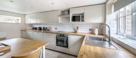 Huis | 2 slaapkamers, een bureau, geluiddichte muren