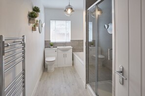 3 habitaciones, escritorio y sistema de insonorización 