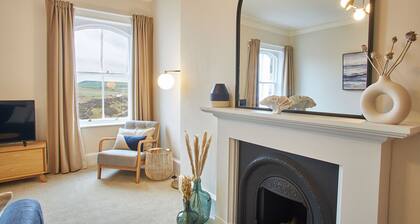 Host Stay Huntcliff View Apartment