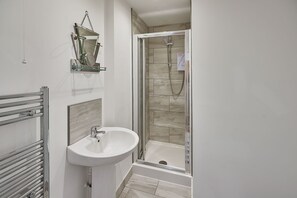 House | 1 bedroom - Host Stay Abbey Court Apartment (Whitby)