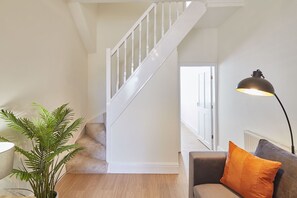 House | 2 bedrooms, desk, soundproofing - Host Stay Fountains Cottage (Guisborough)