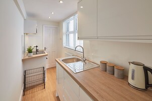 Hus | 2 sovrum, skrivbord och ljudisolering