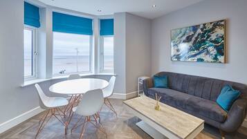 Apartment | 2 bedrooms, desk, soundproofing, Internet