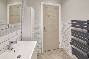 2 habitaciones, escritorio y sistema de insonorización 