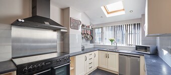 Host Stay Rosedale House