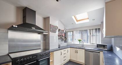Host Stay Rosedale House