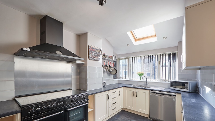 Host Stay Rosedale House