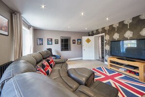 House | 7 bedrooms, Internet