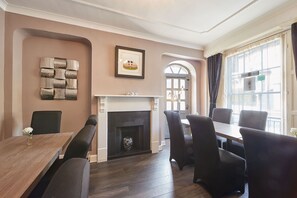 House | 7 bedrooms, Internet - Host Stay Rosedale House (Richmond)