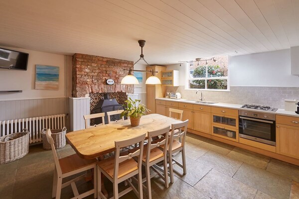 Host Stay Austen House - Whitby
