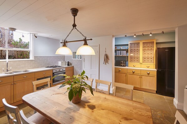 House | 4 bedrooms, Internet