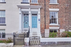 Hus | 4 soverom og internett