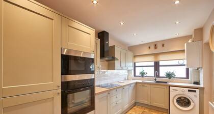 Host Stay Wood Street Cottage