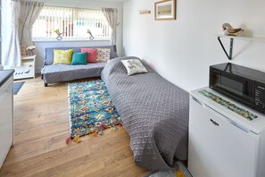 House, Accessible | 3 bedrooms, desk, Internet - Host Stay Beatrice Little Duckling (Middlesbrough)