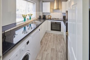 Hus, tilgjengelighetstilpasset | 3 soverom, skrivebord og internett