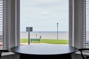 Apartment | 1 bedroom, Internet - Host Stay Seaview Retreat (Whitby)