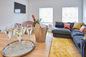 Apartment | 3 bedrooms, Internet - Host Stay Licence to Chill (Saltburn-by-the-Sea)