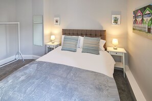 2 bedrooms, Internet - Host Stay The Runswick at Brunswick Holiday Apartments (Whitby)