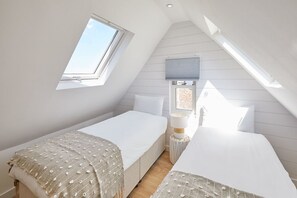 House | 2 bedrooms - Host Stay Cosy Coastal Golden Lion Apartments (Whitby)