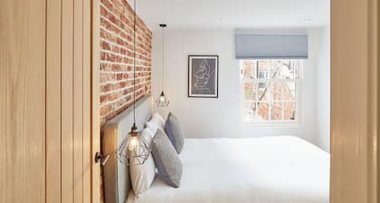 Host Stay Modern Industrial Golden Lion Apartments