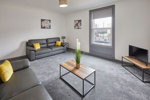 House | 3 bedrooms, soundproofing - Host Stay Apartment 1 Clarendon (Redcar)