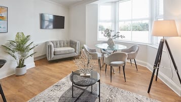 2 bedrooms