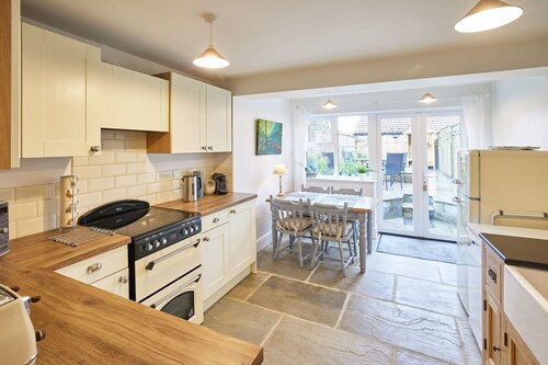 Host Stay Willow Cottage
