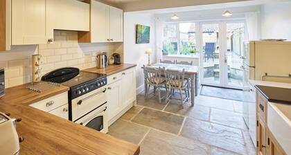 Host Stay Willow Cottage