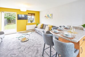 House | 2 bedrooms - Host Stay The Tardis (Redcar)