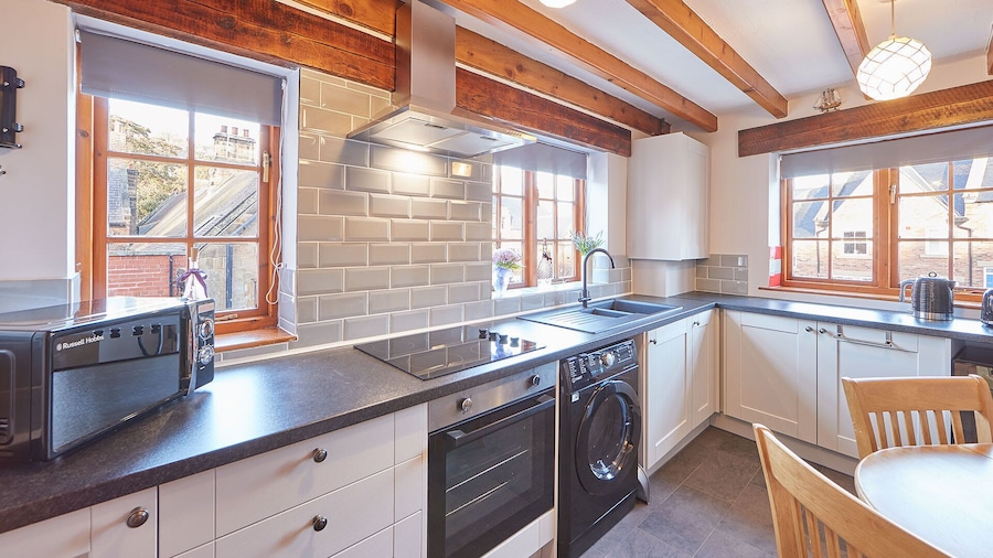 Host Stay Oldcorn Cottage