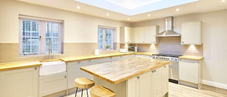 Σπίτι | 4 υπνοδωμάτια, ίντερνετ