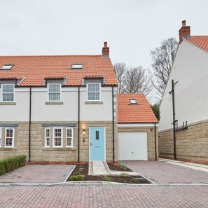 House | 4 bedrooms - Host Stay Uggleby House Briggswath (Whitby)