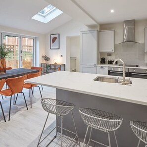 House | 4 bedrooms - Host Stay Uggleby House Briggswath (Whitby)