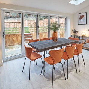 บ้านพัก | 4 ห้องนอน