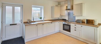 Host Stay West Cliff Retreat