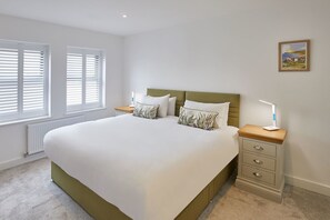 2 bedrooms - Host Stay Even Keel (Whitby)